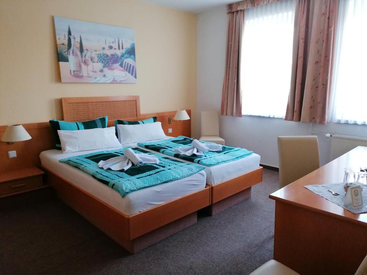 Hotel Garni Zum Goldenen Ring Quedlinburg Ngoại thất bức ảnh