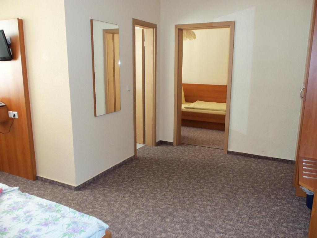 Hotel Garni Zum Goldenen Ring Quedlinburg Phòng bức ảnh