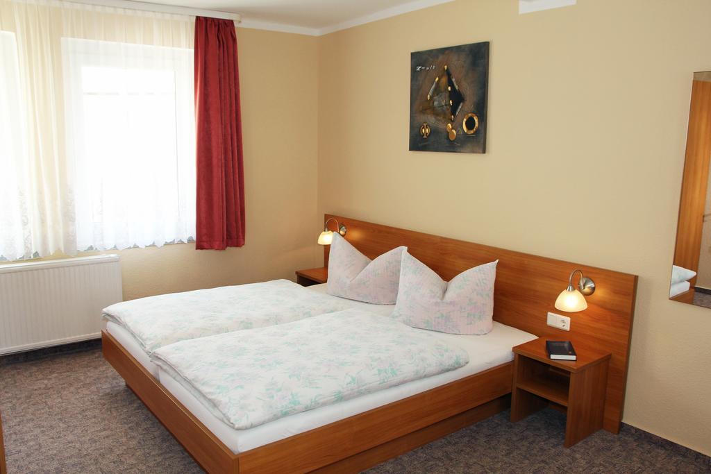 Hotel Garni Zum Goldenen Ring Quedlinburg Ngoại thất bức ảnh